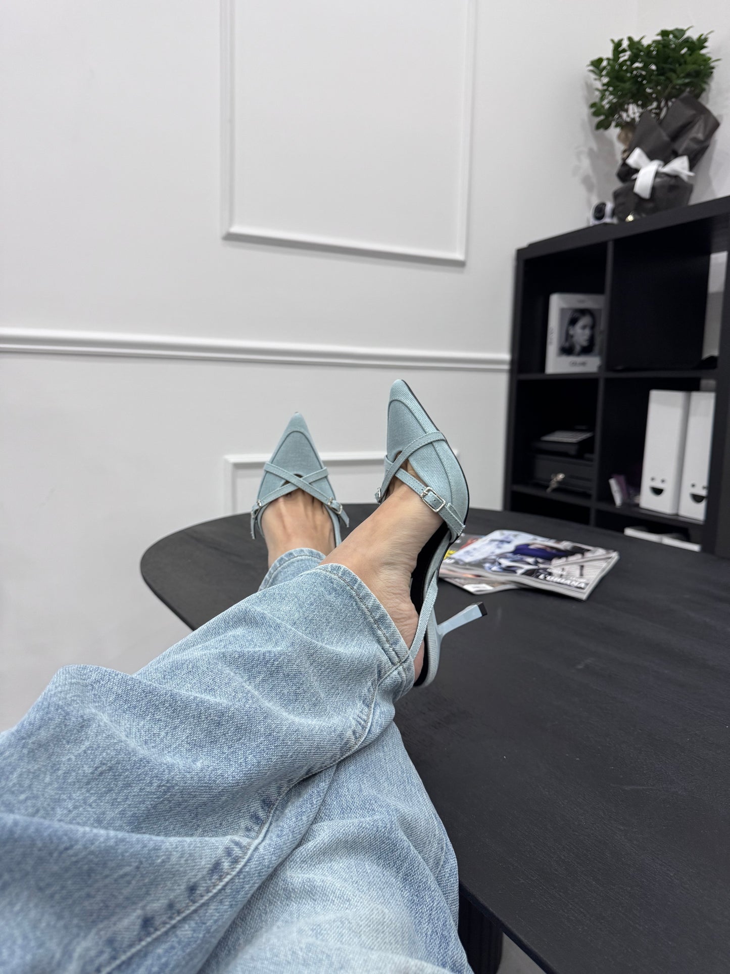Décolleté denim